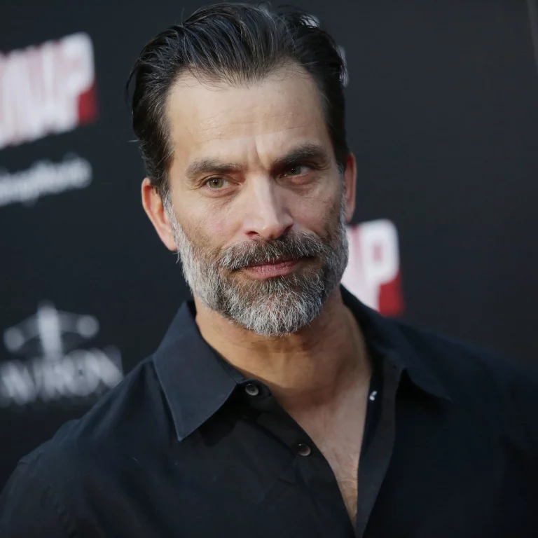 Jana Kramer and former husband Johnathon Schaech have decided to hash out the divorce, their wedding drama, and a lot more.